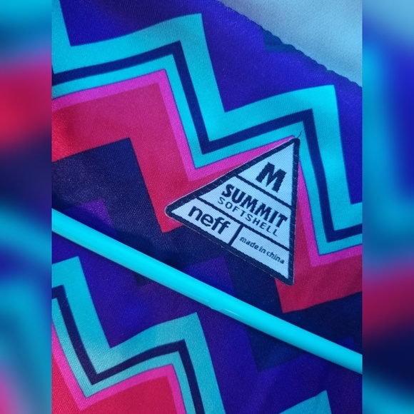 Neff Softshell Snowboard jacket - Picture 4 of 6